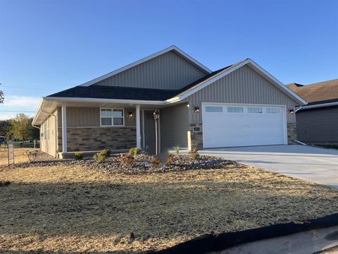 Photo of 3876 MEUNIER Lane, GREEN BAY, WI 54311 (MLS # 50314756)