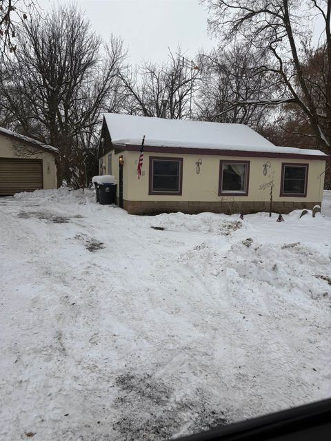 Photo of 825 SPRUCE Street, WINNECONNE, WI 54986 (MLS # 50319175)