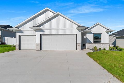 Photo of 1211 BAY MIST Drive, GREEN BAY, WI 54311 (MLS # 50310183)