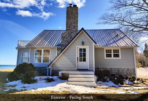 Photo of N2890 LAKESHORE Road, KEWAUNEE, WI 54216 (MLS # 50322934)