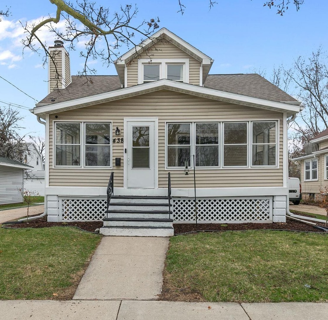 Photo 1 of 27 — 438 S BAIRD Street, GREEN BAY, WI 54301