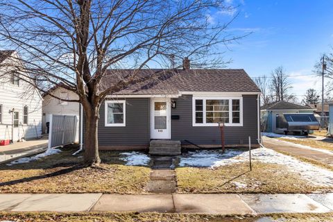 648 ROOSEVELT Street NEENAH WI 54956