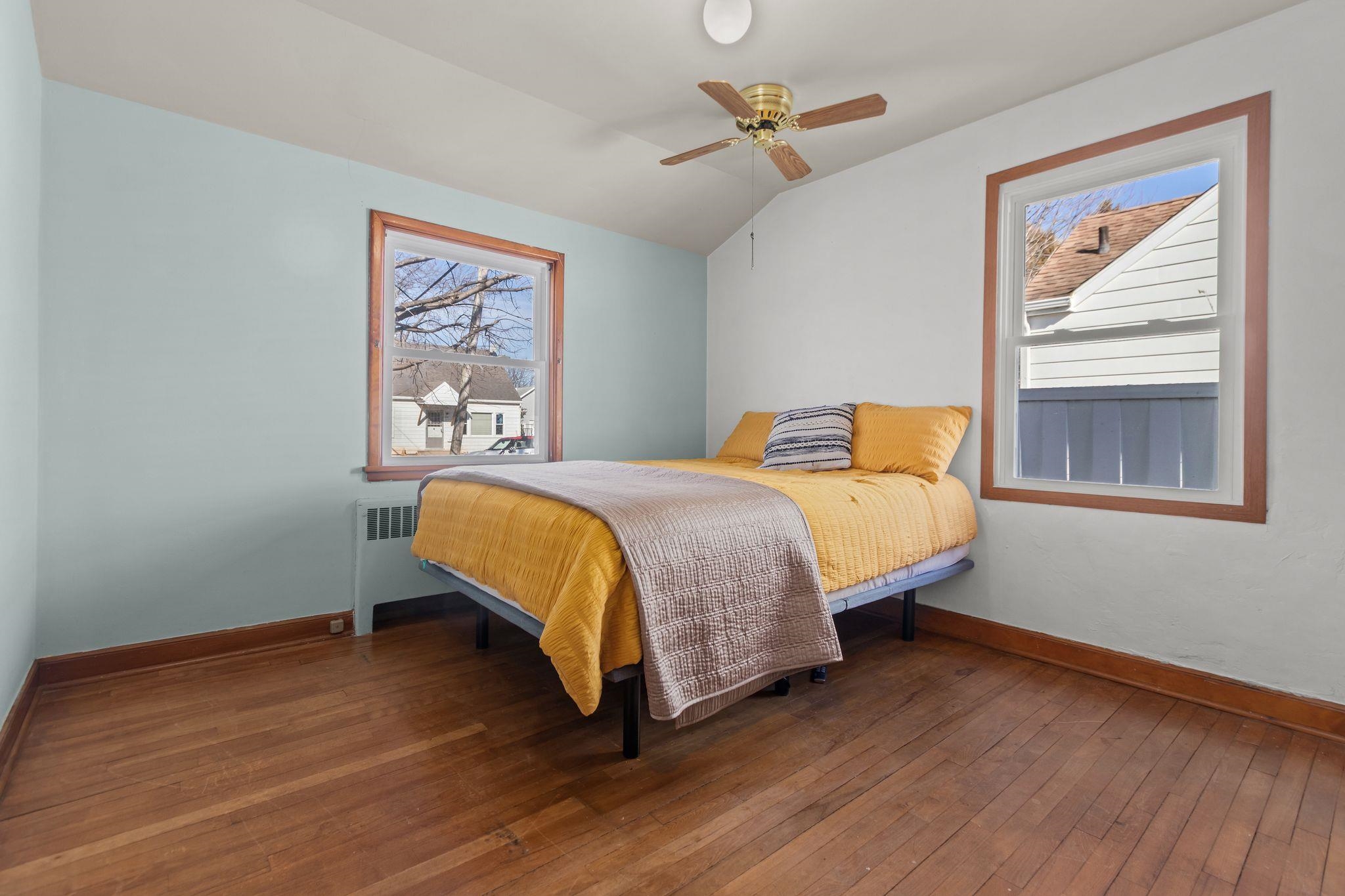 648 ROOSEVELT Street