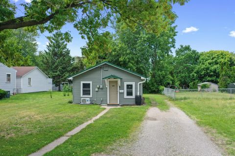 Photo of 977 VELP Avenue, GREEN BAY, WI 54303 (MLS # 50327085)