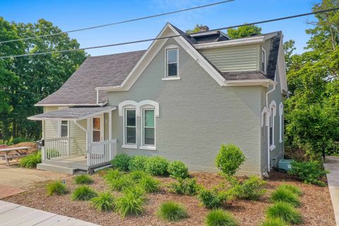 Photo of 408 DIXON Street, KAUKAUNA, WI 54130 (MLS # 50327146)