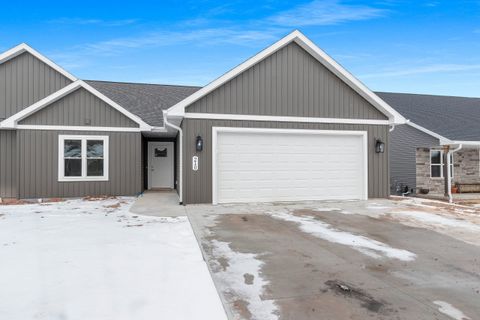 Photo of 210 CLUBHOUSE Lane, KIMBERLY, WI 54913 (MLS # 50320652)