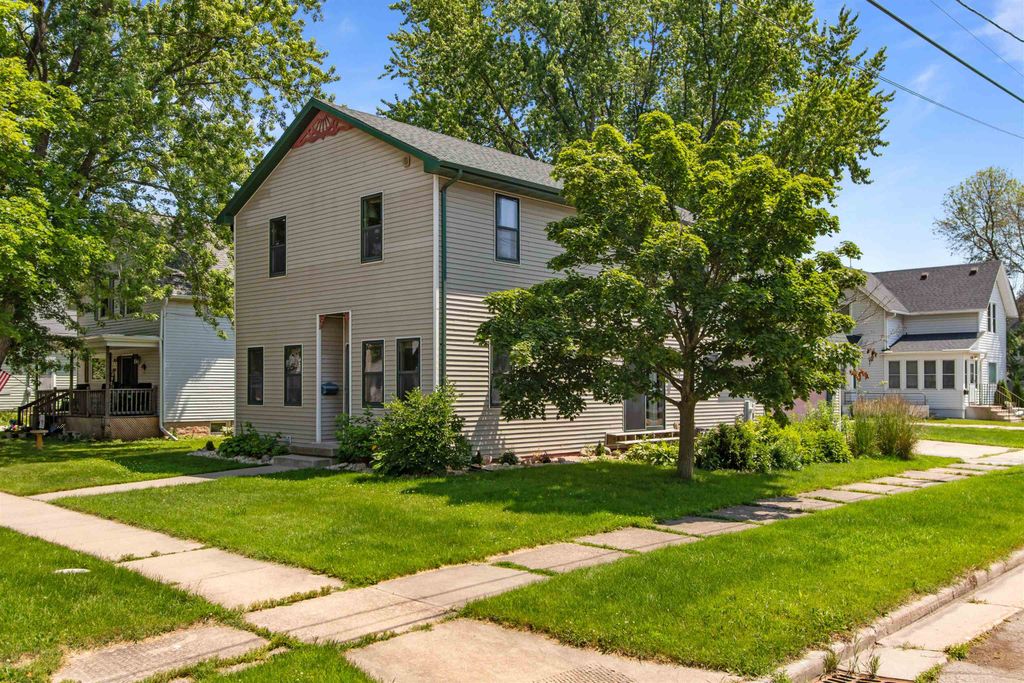 Photo of 301 E HARRISON Street, APPLETON, WI 54915 (MLS # 50314249)