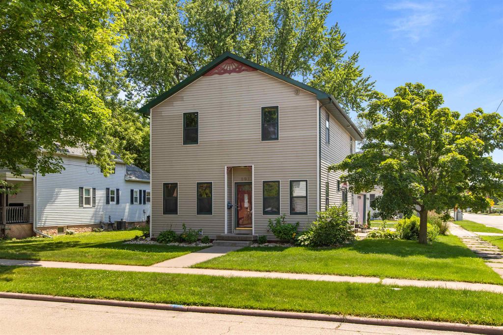 Photo of 301 E HARRISON Street, APPLETON, WI 54915 (MLS # 50314249)