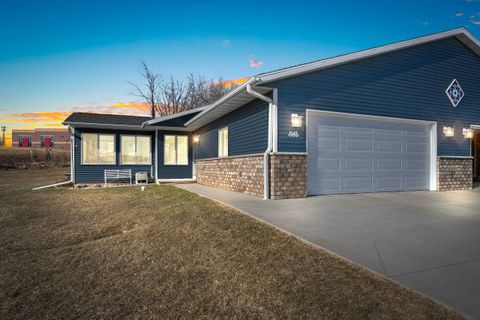 Photo of 1627 TIMBER Trail, SHAWANO, WI 54166 (MLS # 50318438)