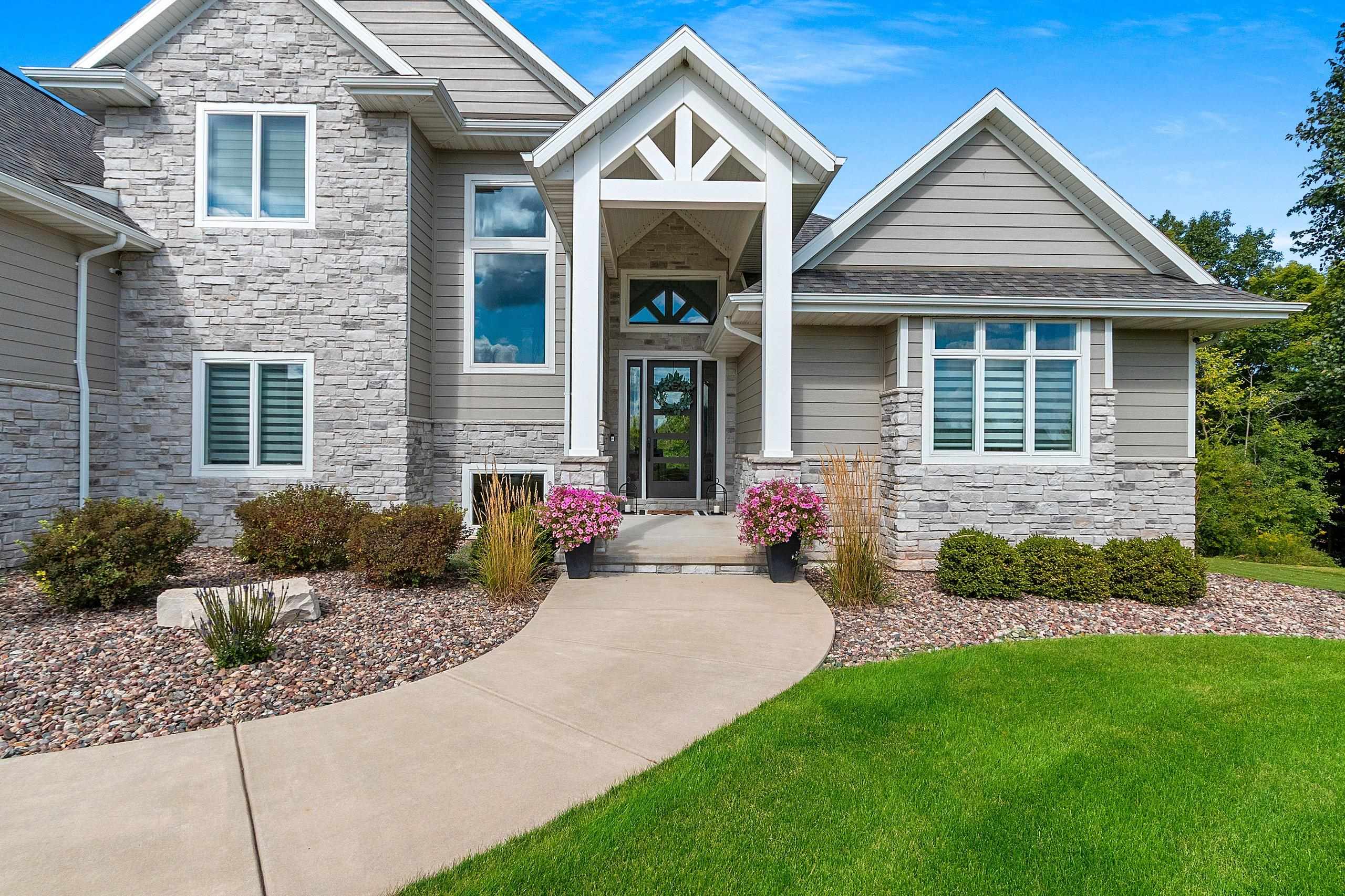 1852 RIDGEMONT Circle