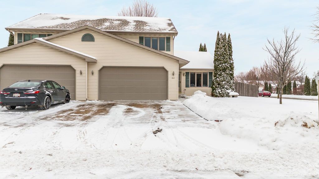 Photo of 814 LANG Way, KIMBERLY, WI 54136 (MLS # 50319163)
