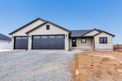 Photo of 541 BEHRENDT PARK Drive, SEYMOUR, WI 54165 (MLS # 50322825)