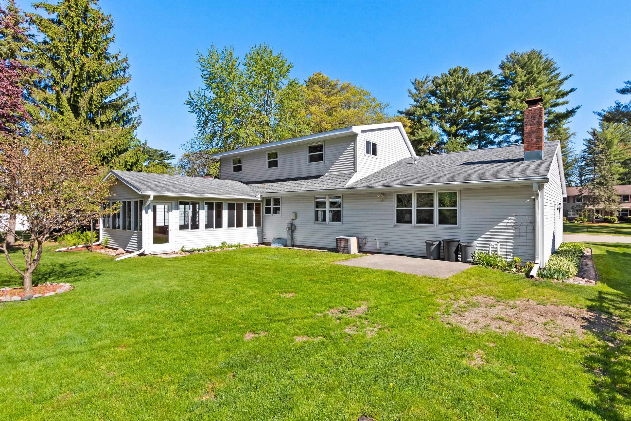 Shawano, Wisconsin 54166, United States, 3 Bedrooms Bedrooms, ,3 BathroomsBathrooms,Residential,Active,133556