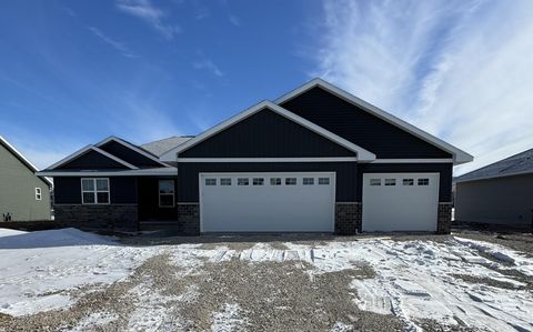 Photo of 1562 FRONTIER Road, LUXEMBURG, WI 54217 (MLS # 50316260)