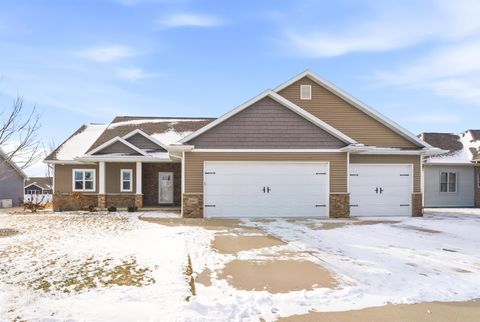 Photo of 1911 BEAR PAW Trail, KAUKAUNA, WI 54130 (MLS # 50321679)