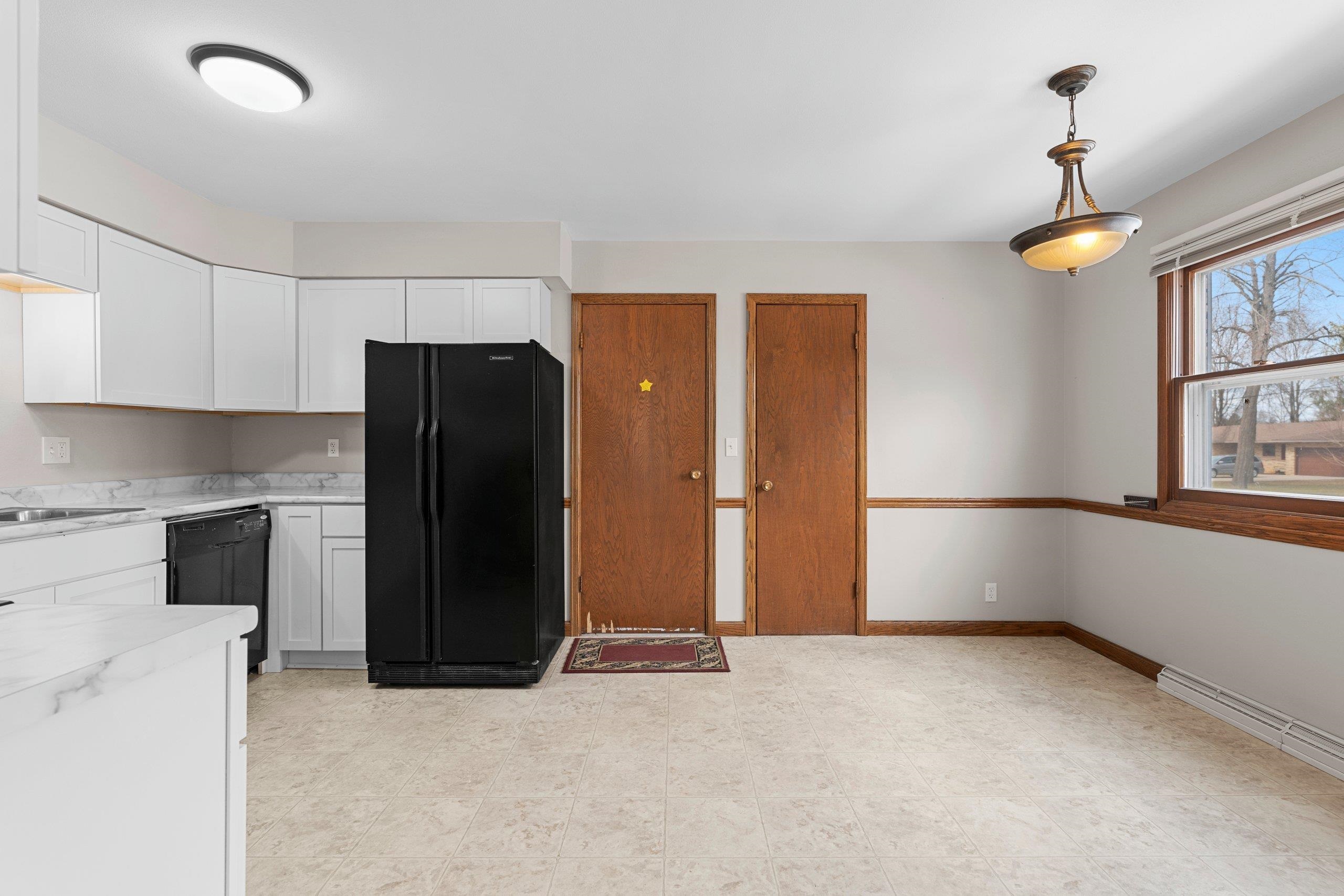 Shawano, Wisconsin 54166, United States, 3 Bedrooms Bedrooms, ,2 BathroomsBathrooms,Residential,Pending,102538