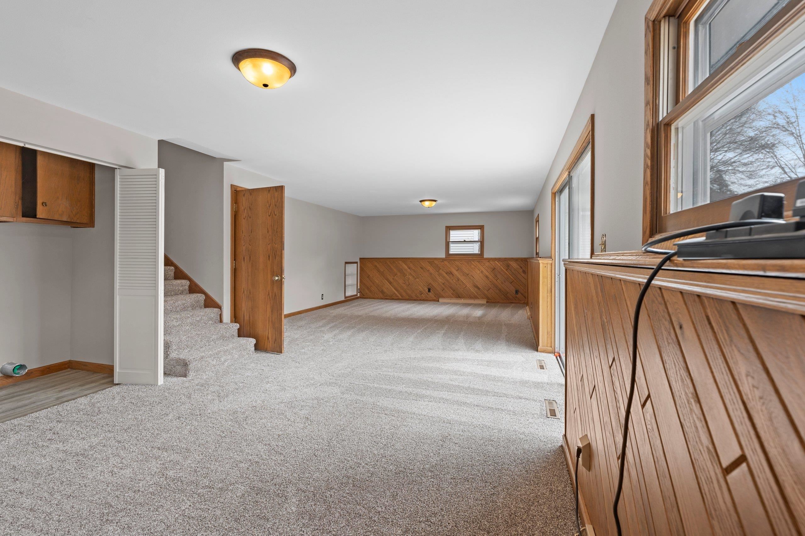 Shawano, Wisconsin 54166, United States, 3 Bedrooms Bedrooms, ,2 BathroomsBathrooms,Residential,Pending,102538