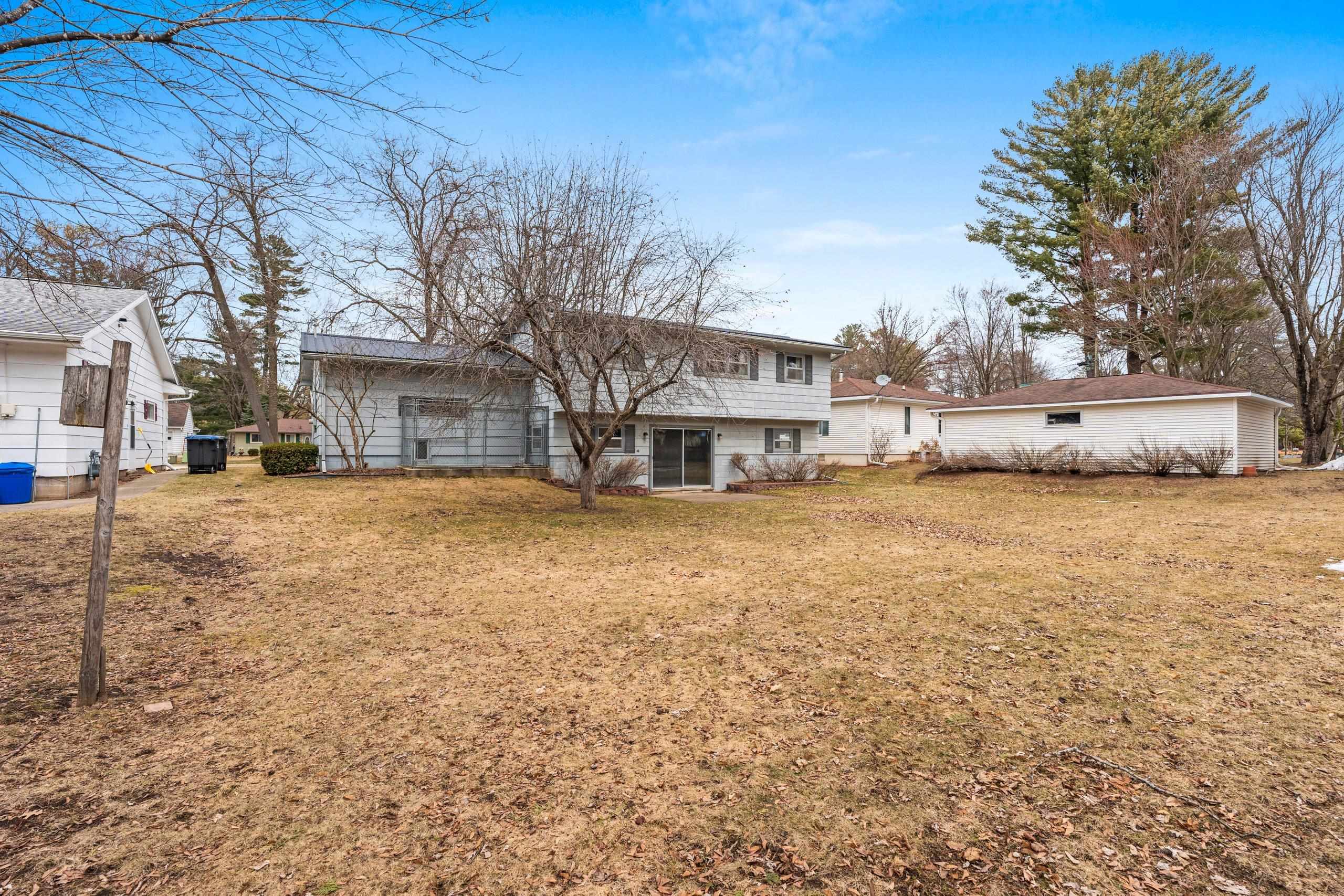 Shawano, Wisconsin 54166, United States, 3 Bedrooms Bedrooms, ,2 BathroomsBathrooms,Residential,Pending,102538