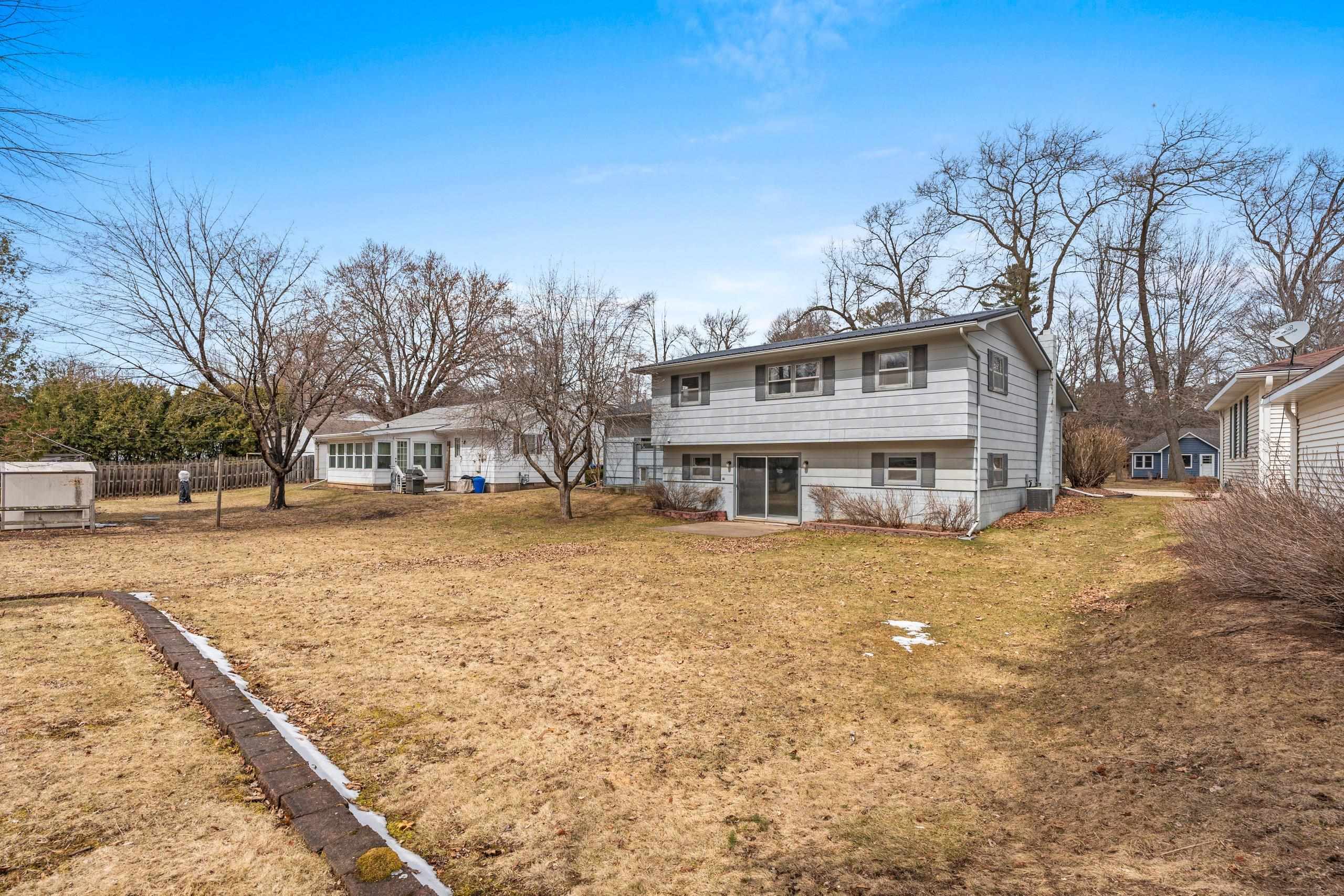 Shawano, Wisconsin 54166, United States, 3 Bedrooms Bedrooms, ,2 BathroomsBathrooms,Residential,Pending,102538