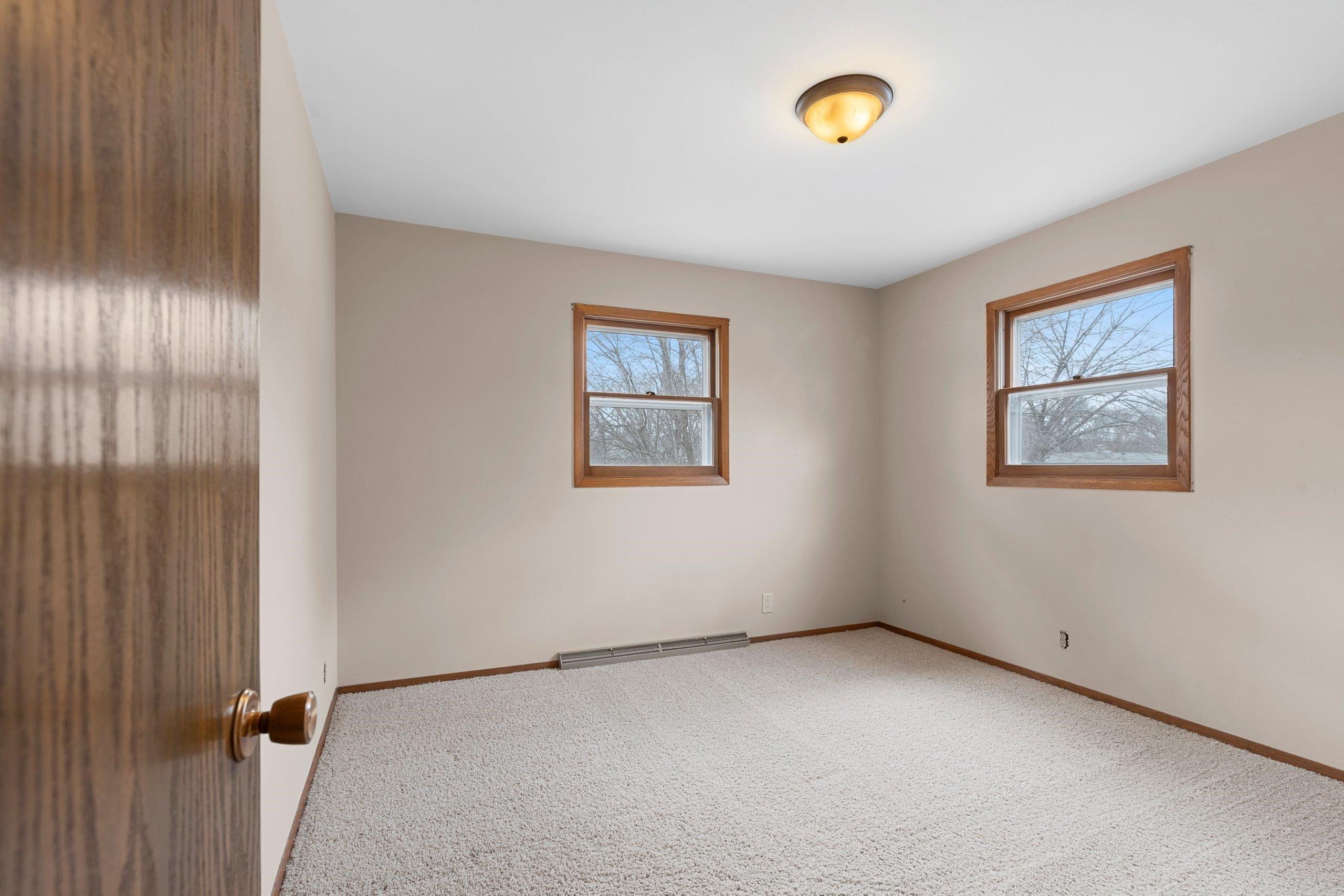 Shawano, Wisconsin 54166, United States, 3 Bedrooms Bedrooms, ,2 BathroomsBathrooms,Residential,Pending,102538