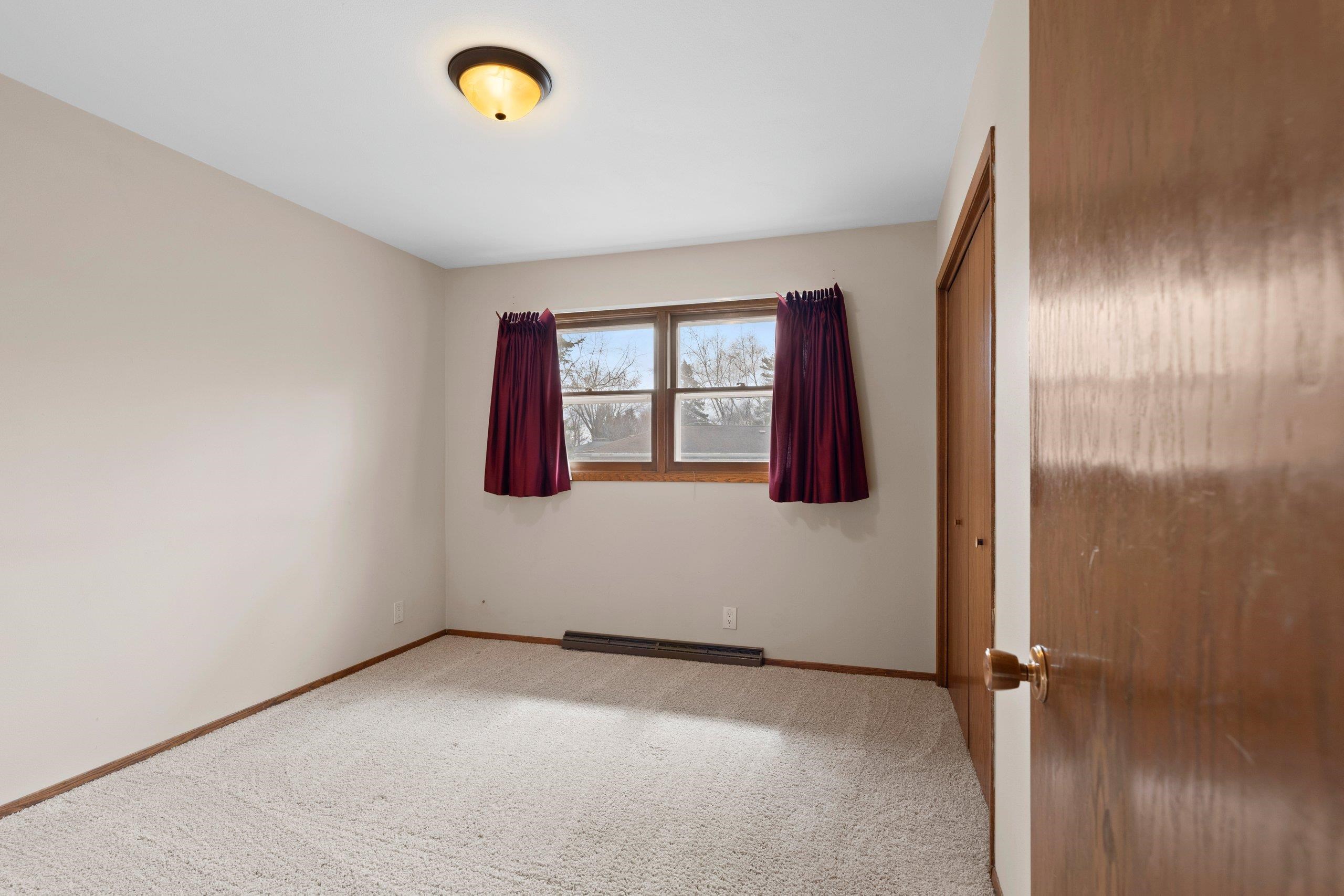 Shawano, Wisconsin 54166, United States, 3 Bedrooms Bedrooms, ,2 BathroomsBathrooms,Residential,Pending,102538