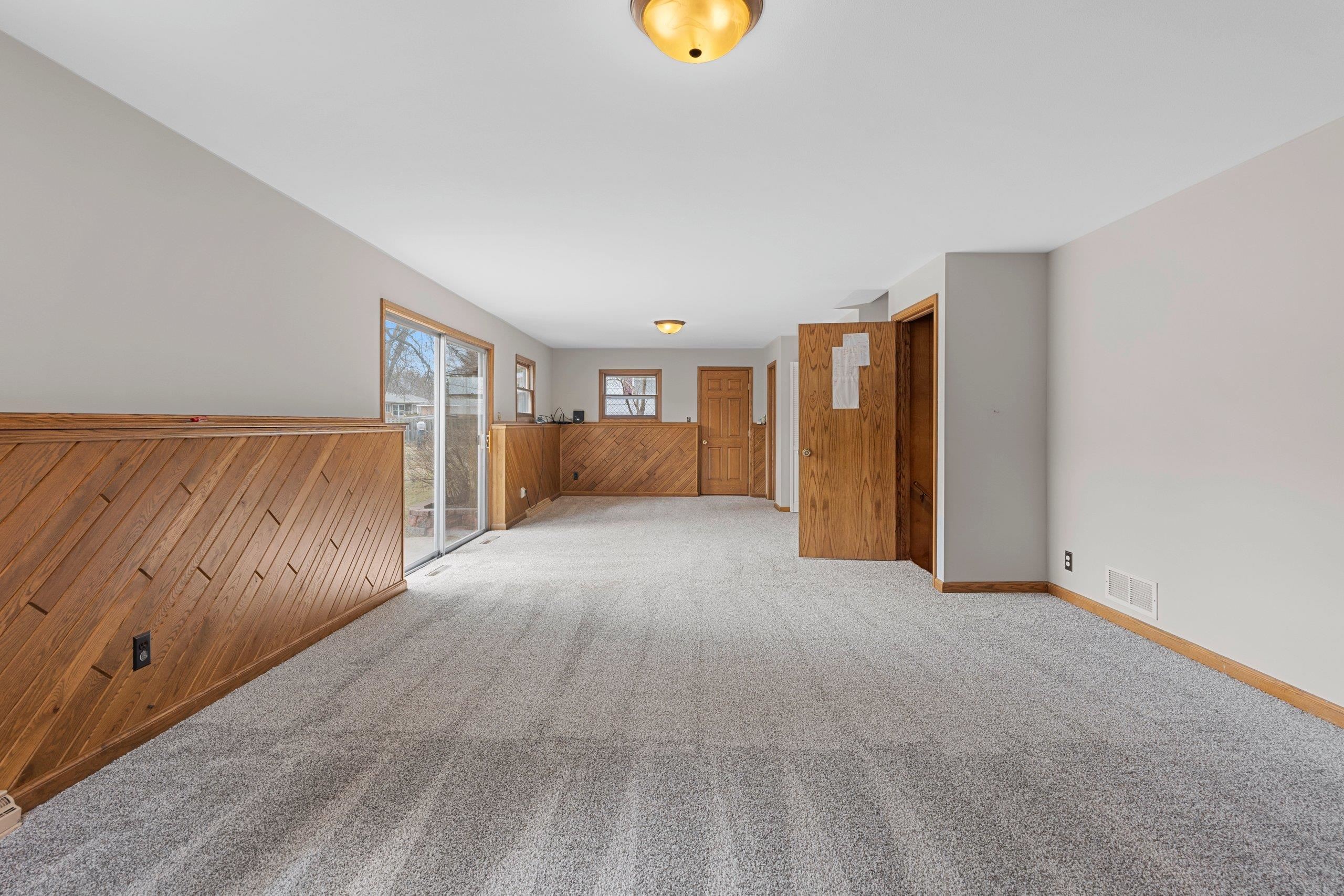 Shawano, Wisconsin 54166, United States, 3 Bedrooms Bedrooms, ,2 BathroomsBathrooms,Residential,Pending,102538