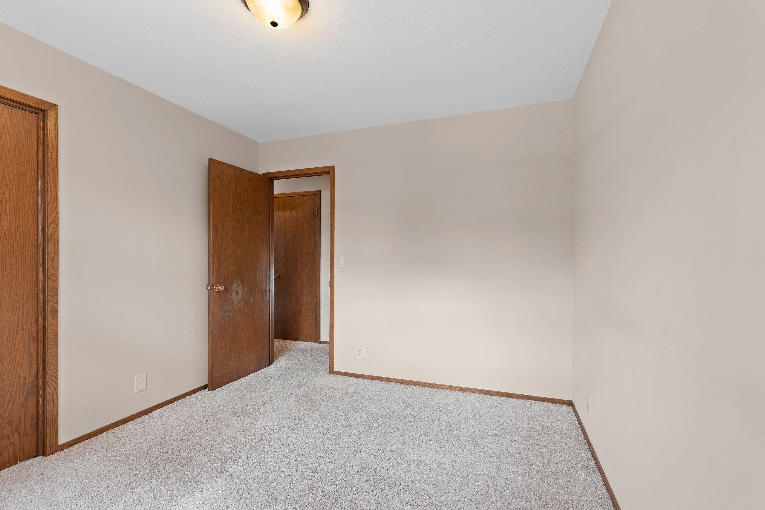 Shawano, Wisconsin 54166, United States, 3 Bedrooms Bedrooms, ,2 BathroomsBathrooms,Residential,Pending,102538