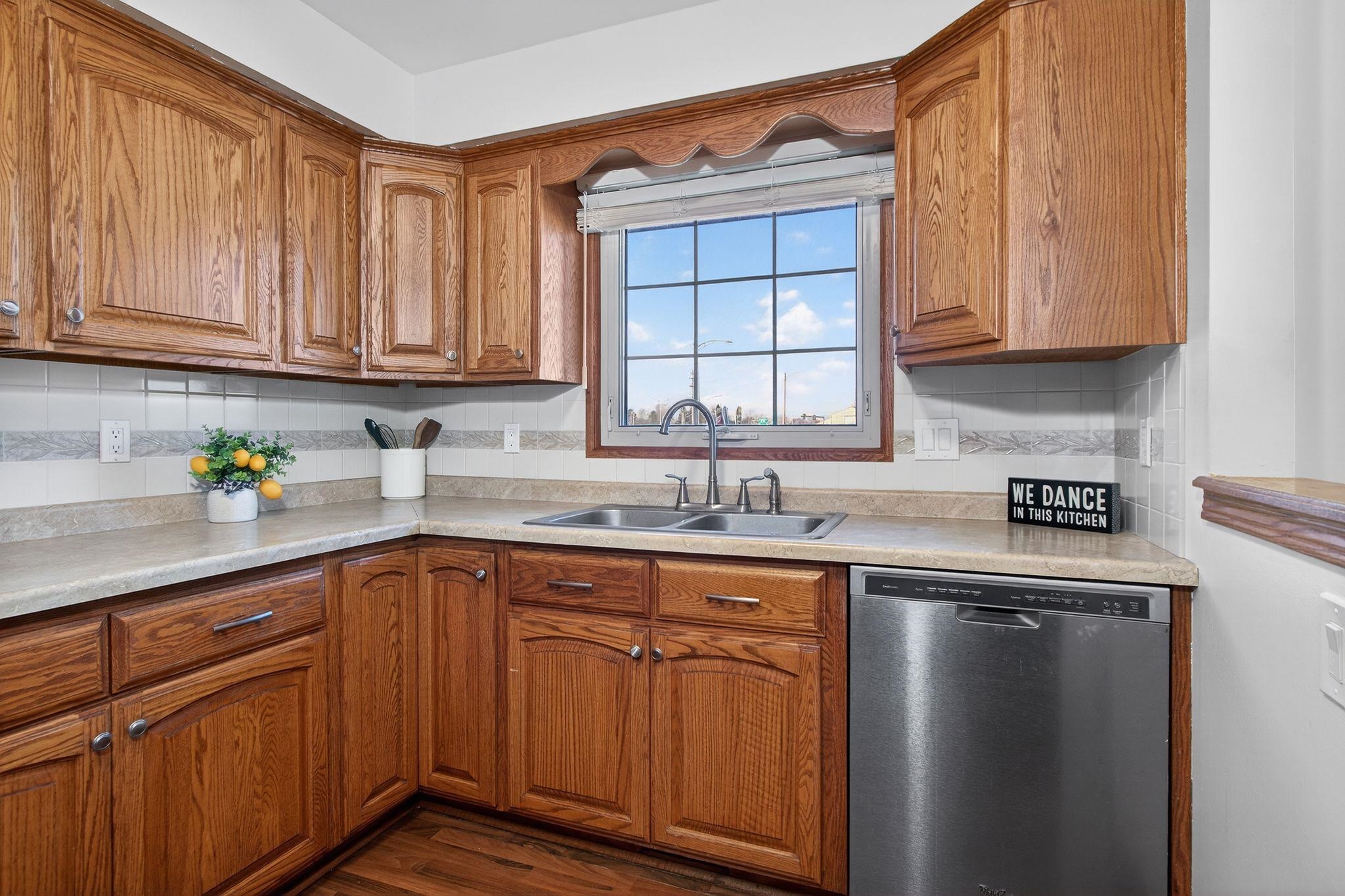 1201 APPLETON Street