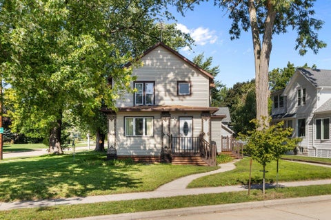 Photo of 3 EVELINE Street, OSHKOSH, WI 54901 (MLS # 50332614)
