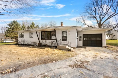 Photo of 148 N PARK Street, MARKESAN, WI 53946 (MLS # 50323185)