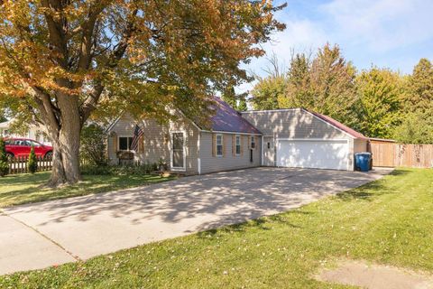 Photo of 958 ANN Street, MENASHA, WI 54952 (MLS # 50316018)