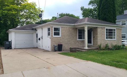 Photo of 910 CATHERINE Street, GREEN BAY, WI 54301 (MLS # 50327165)
