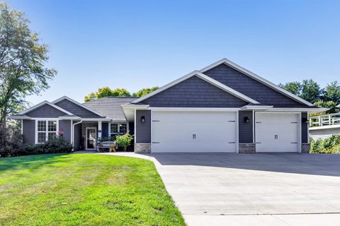 Photo of 1732 KEEHAN Lane, GREEN BAY, WI 54311 (MLS # 50316180)