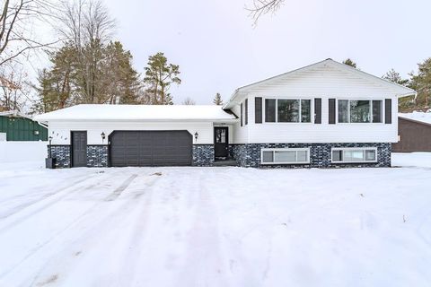 Photo of 2710 CRESCENT Drive, MERRILL, WI 54452 (MLS # 50319677)