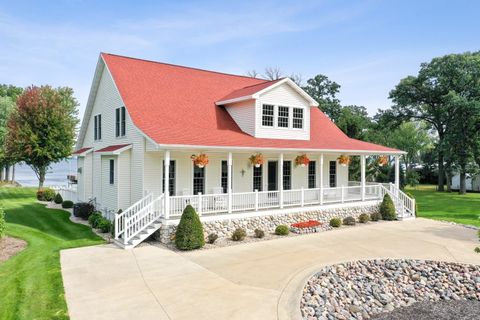 Photo of 7046 S US HIGHWAY 45, OSHKOSH, WI 54902 (MLS # 50315068)