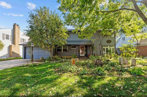 Photo of 650 STEVENS Street, NEENAH, WI 54956 (MLS # 50316070)