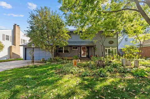 Photo of 650 STEVENS Street, NEENAH, WI 54956 (MLS # 50316070)