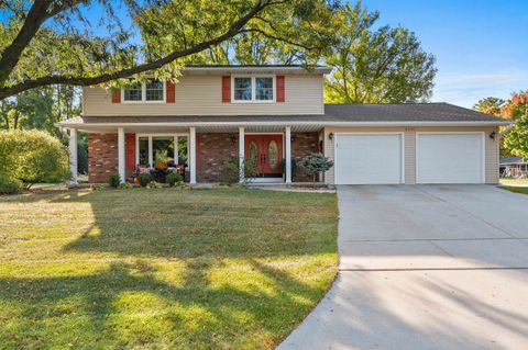 Photo of 2237 LUCERNE Circle, GREEN BAY, WI 54311 (MLS # 50316053)