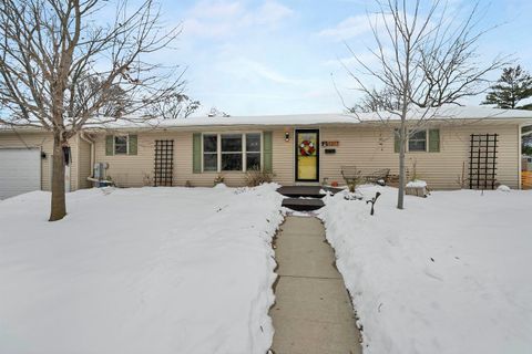 Photo of 1217 CHARLES Street, DE PERE, WI 54115 (MLS # 50319261)