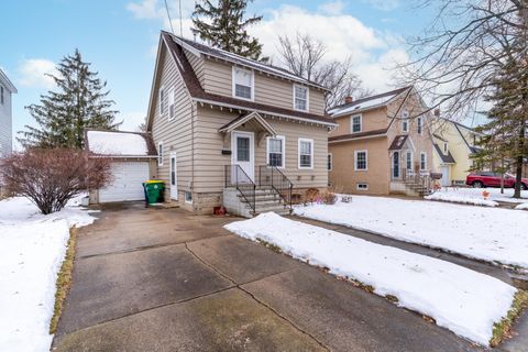 Photo of 952 BOND Street, GREEN BAY, WI 54303 (MLS # 50319326)