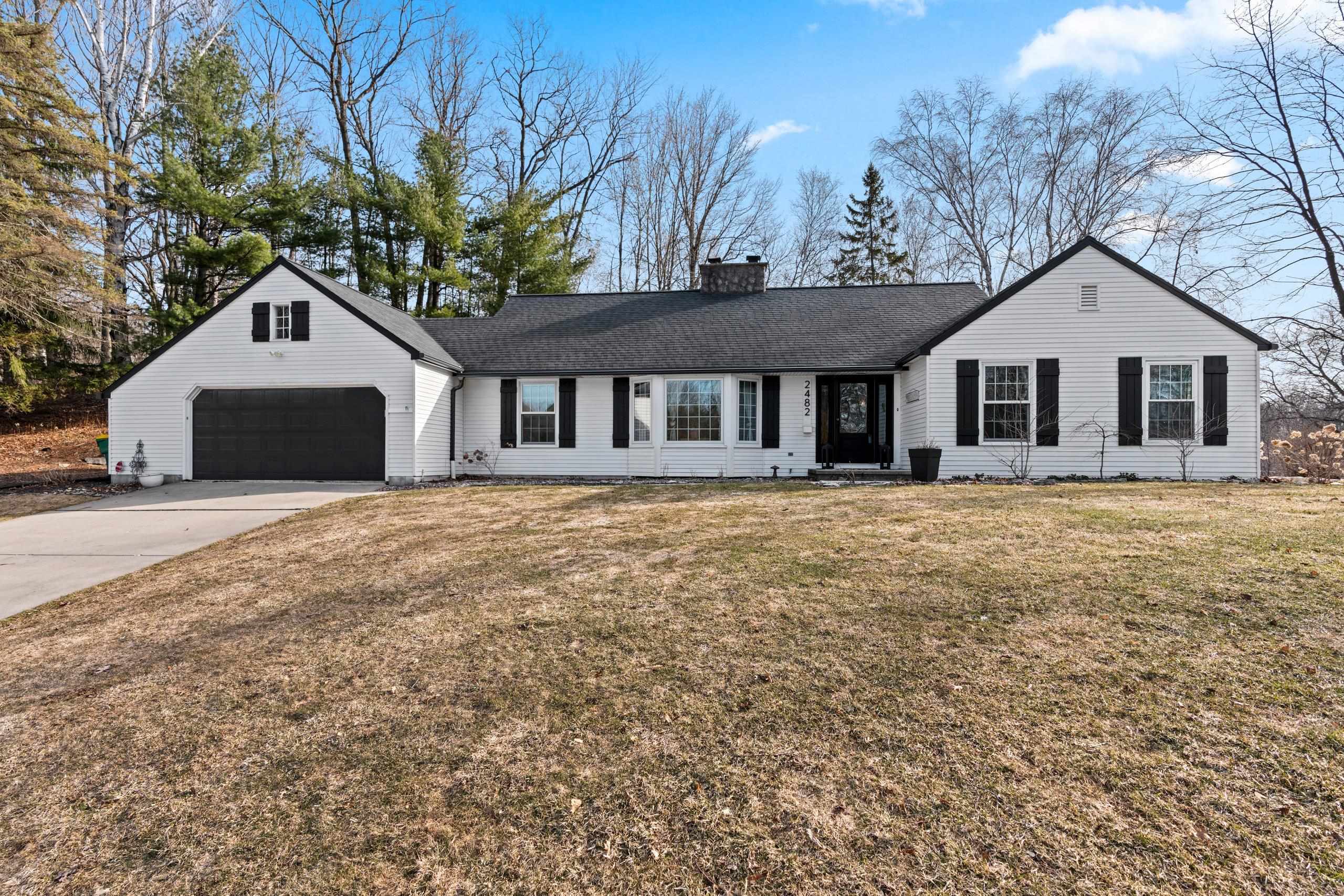 Photo 1 of 53 — 2482 MORNING STAR Court, GREEN BAY, WI 54302