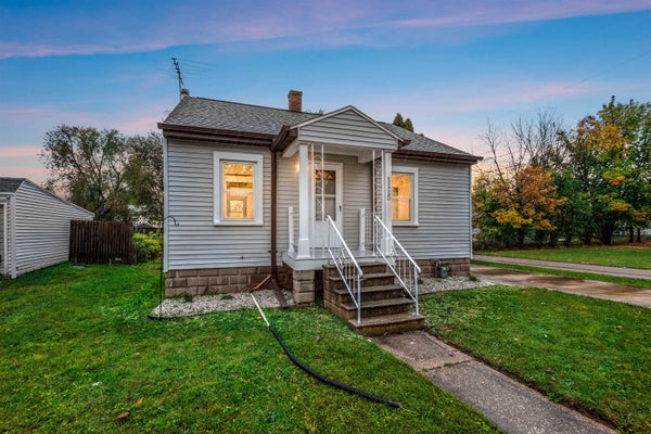 1115 SAINT GEORGE ST, GREEN BAY, WI 54302 - Image 2f2abf5283f49a6ca9d7e5e053d54b3a/2962036486