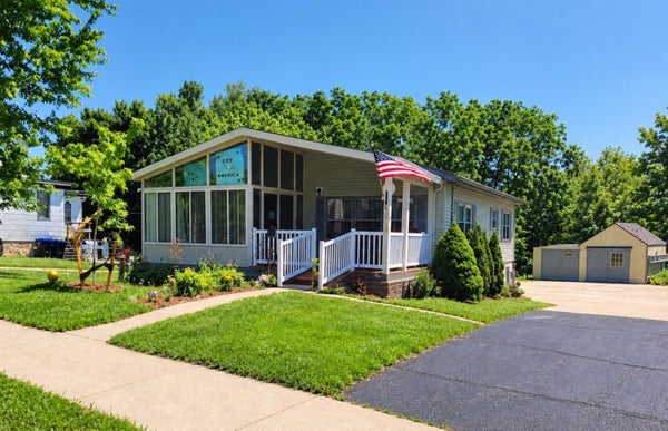 440 N MAIN ST, JUNEAU, WI 53039 - Image 2f5e2f591cc10e5f0dfa62dd042cbd81/1175508651