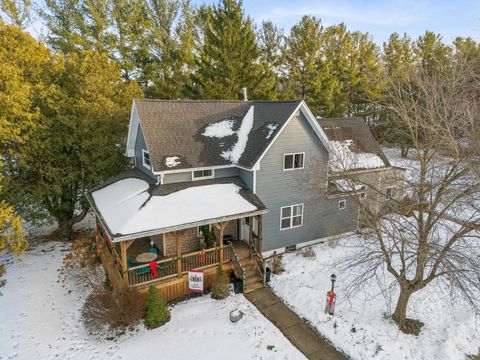 Photo of W10763 CROSS Road, NEW LONDON, WI 54961 (MLS # 50319349)