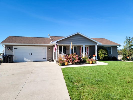 2270 LENSMIRE LN, WAUPACA, WI 54981 - Image 300df9dcf703f2f380fb963e2815b4e5/4133276316