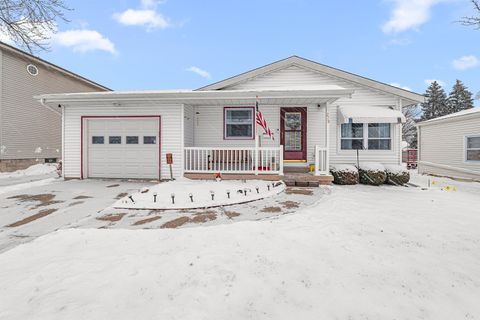 Photo of 279 BISCHOFF Street, FOND DU LAC, WI 54935 (MLS # 50319455)