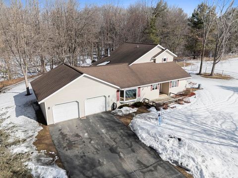 Photo of 4098 AIRPORT Road, OCONTO, WI 54153 (MLS # 50321328)