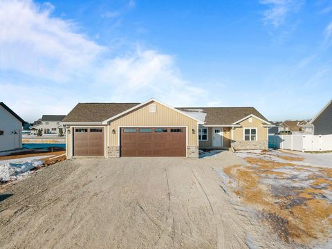Photo of W5604 TONYS Way, APPLETON, WI 54915 (MLS # 50318113)