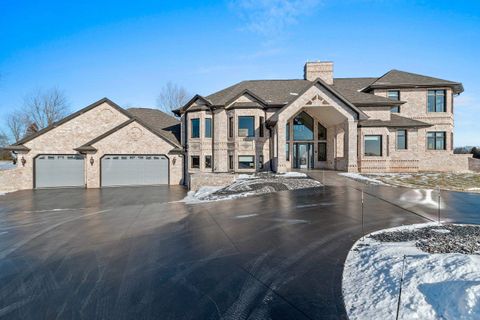 Photo of 2315 SILVERIDGE Drive, MANITOWOC, WI 54220 (MLS # 50320403)