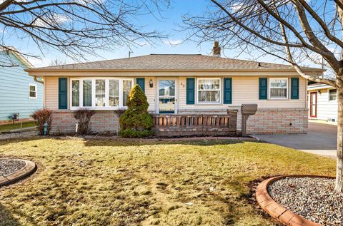 Photo of 49 FAIRWAY Court, APPLETON, WI 54915 (MLS # 50321830)